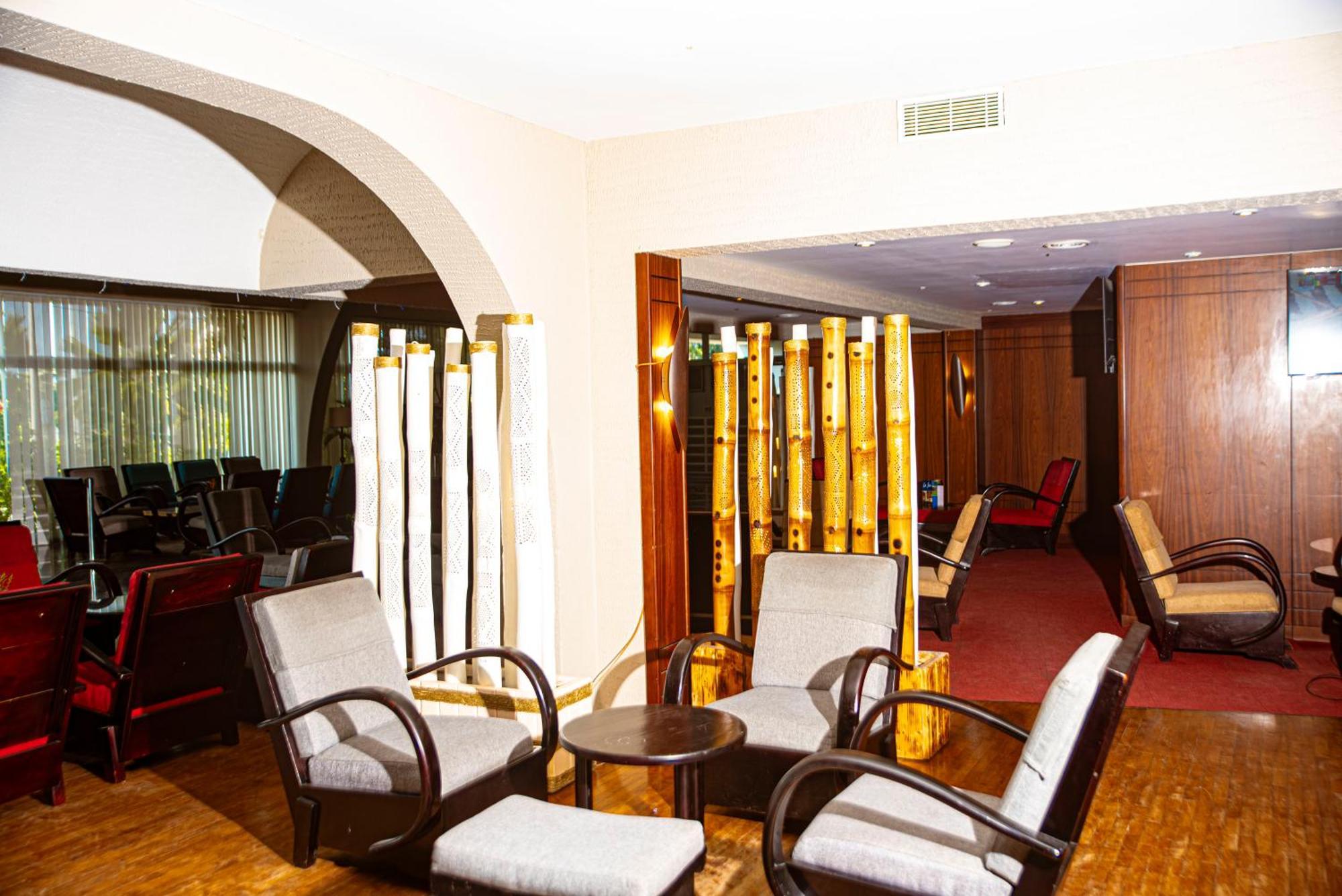 Hôtel Sarakawa Lomé Exterior foto